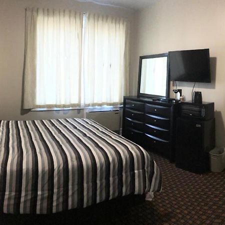 Royal Hotel Flin Flon 外观 照片