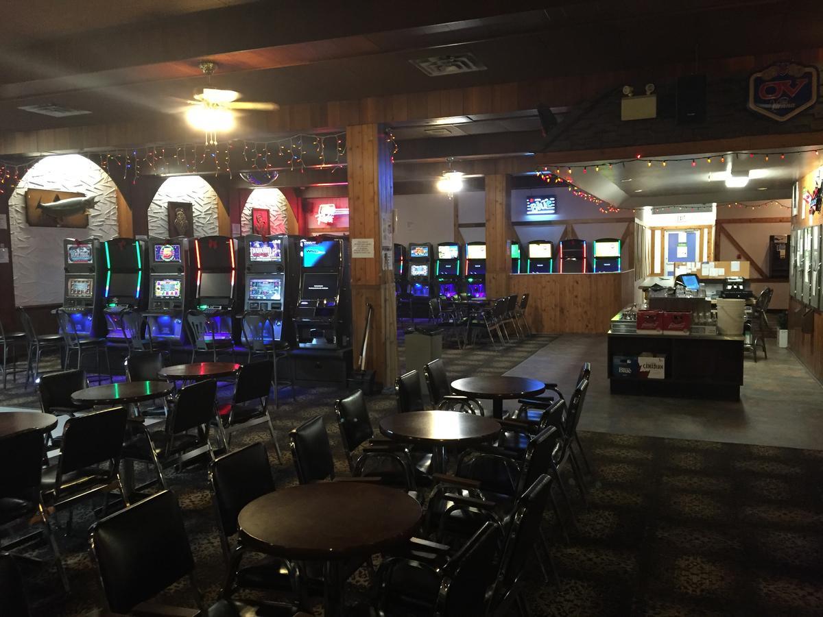 Royal Hotel Flin Flon 外观 照片