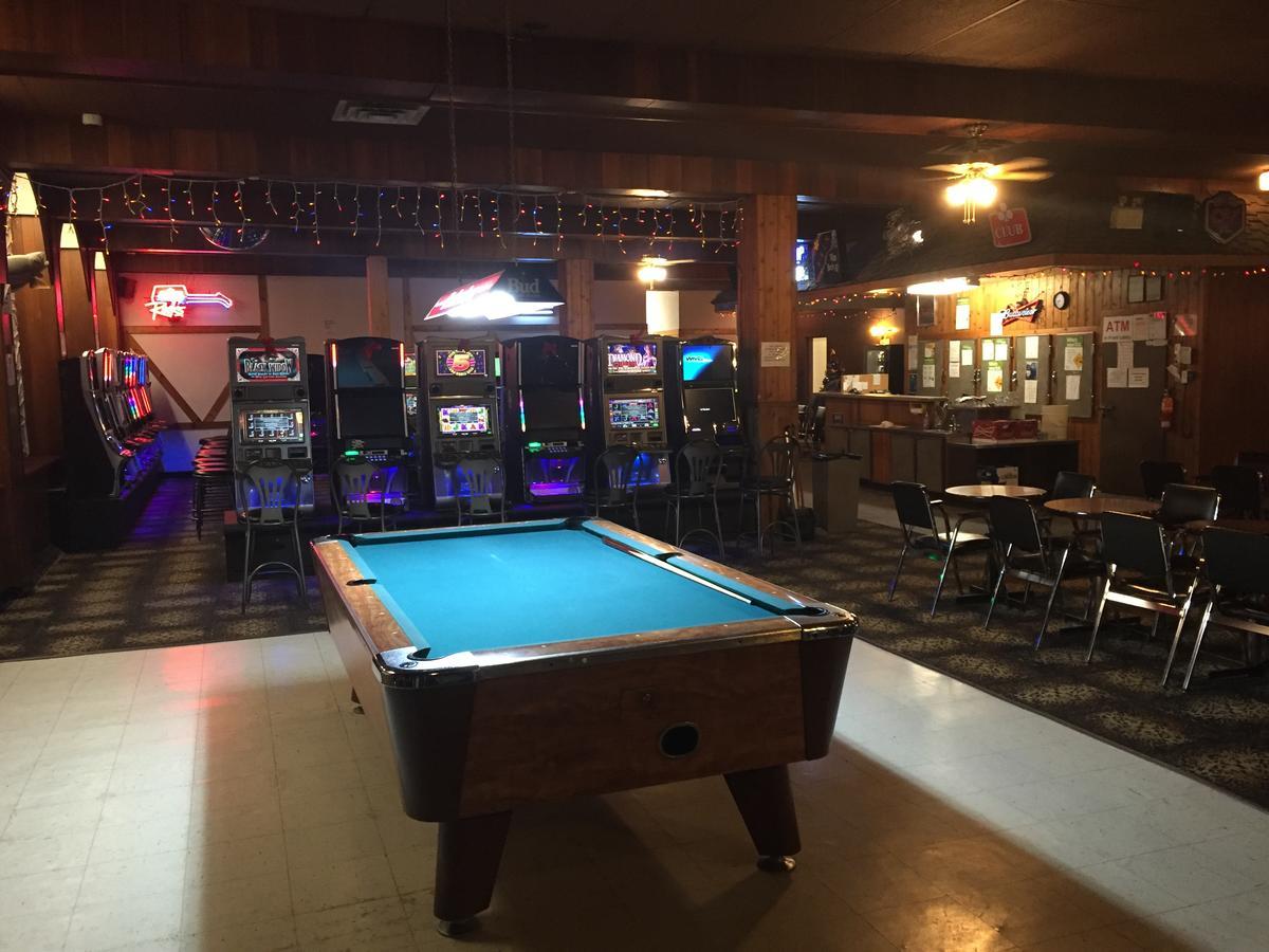 Royal Hotel Flin Flon 外观 照片
