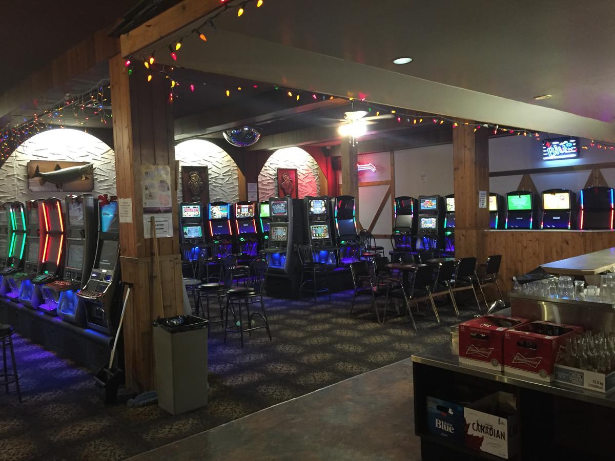 Royal Hotel Flin Flon 外观 照片