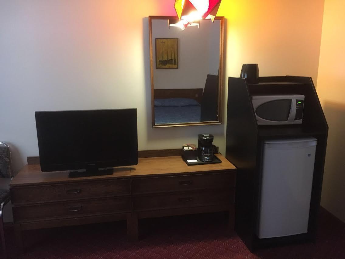 Royal Hotel Flin Flon 外观 照片
